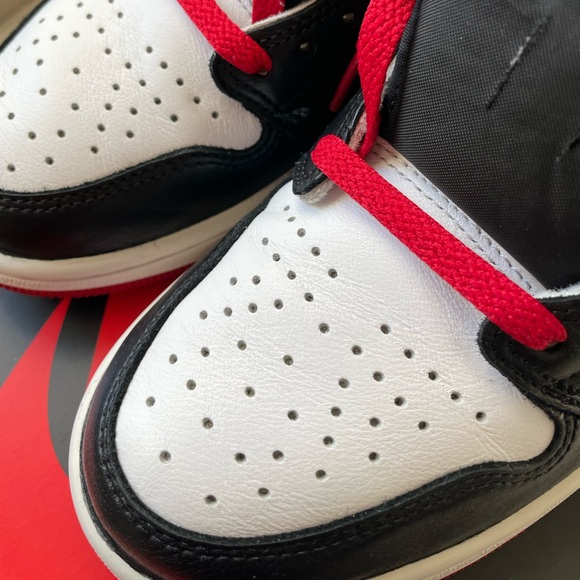 Nike Air Jordan 1 Retro Low OG, “Black Toe” - Picture 2 of 8